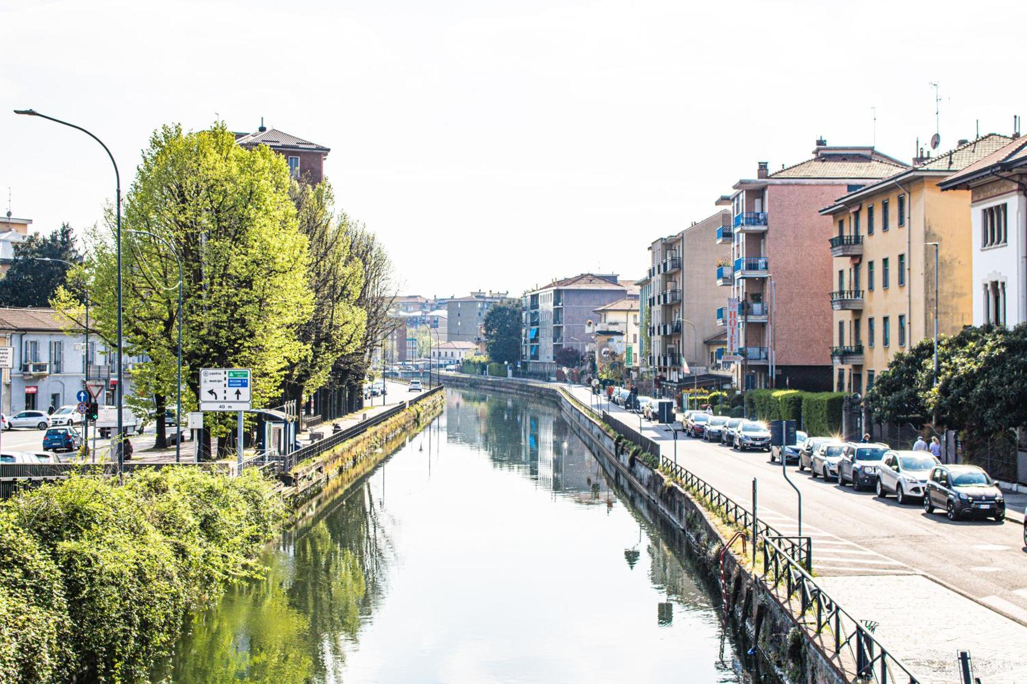 Along The Canal Smart Flat Naviglio - 4 People Corsico Exterior photo