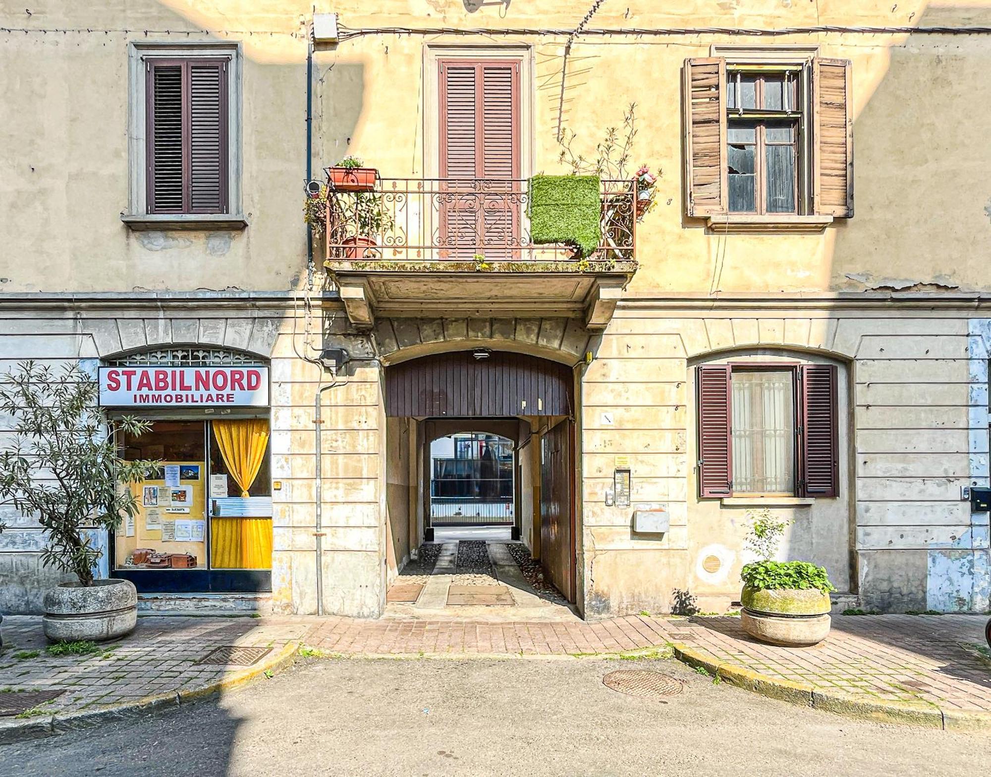 Along The Canal Smart Flat Naviglio - 4 People Corsico Exterior photo